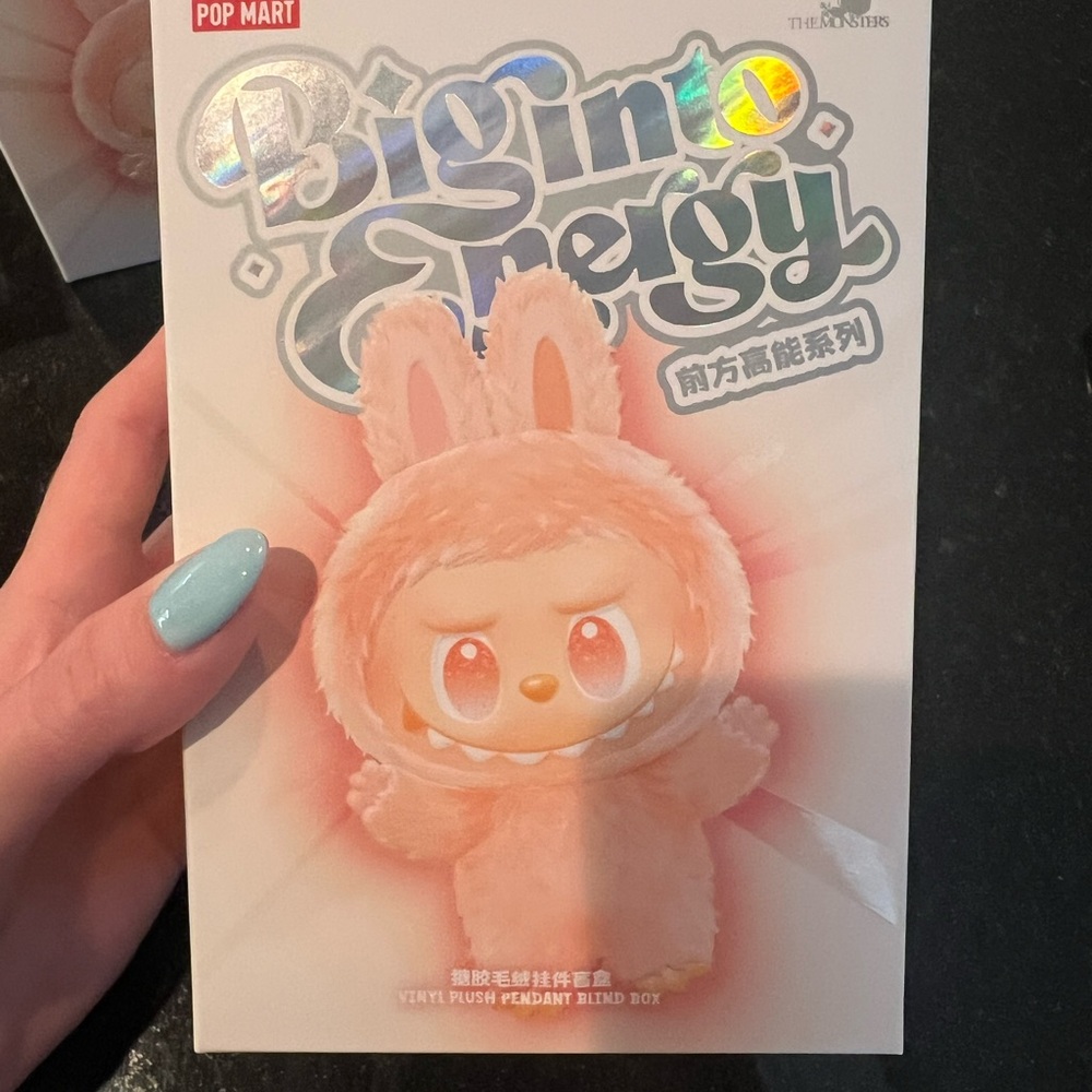*HOPE* Pop Mart Big Into Energy Vinyl Plush